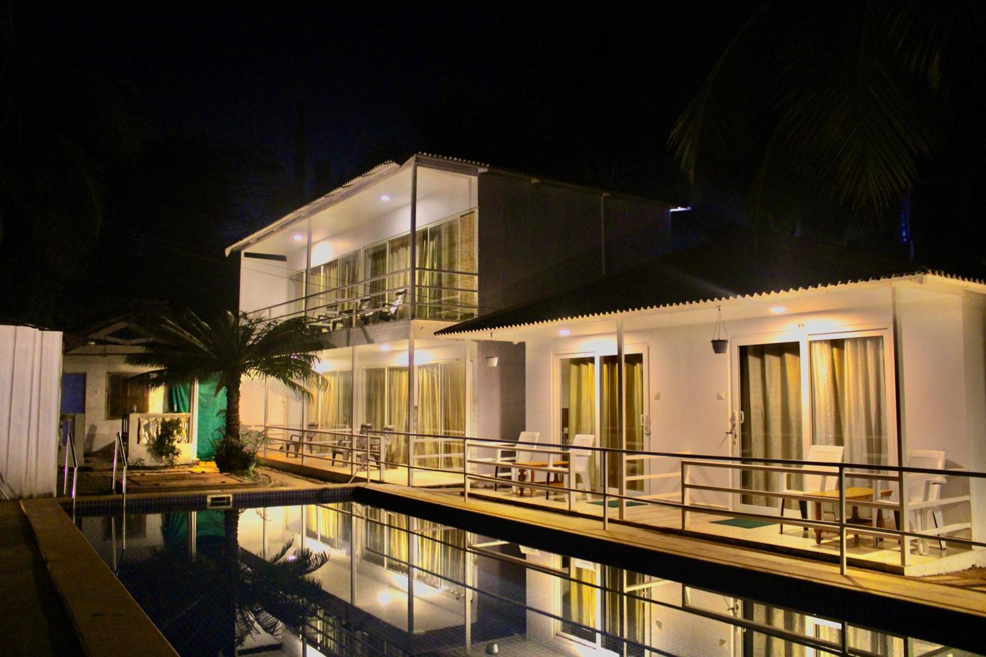 Arabian Sea Beach Resort Morjim Esterno foto