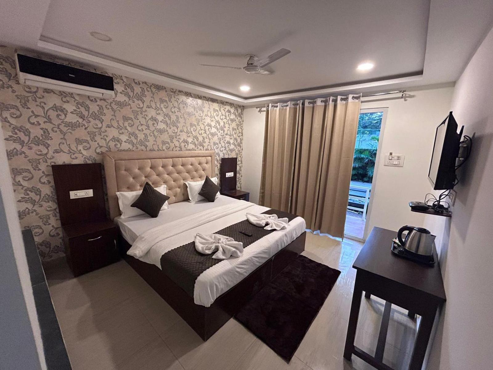 Arabian Sea Beach Resort Morjim Esterno foto