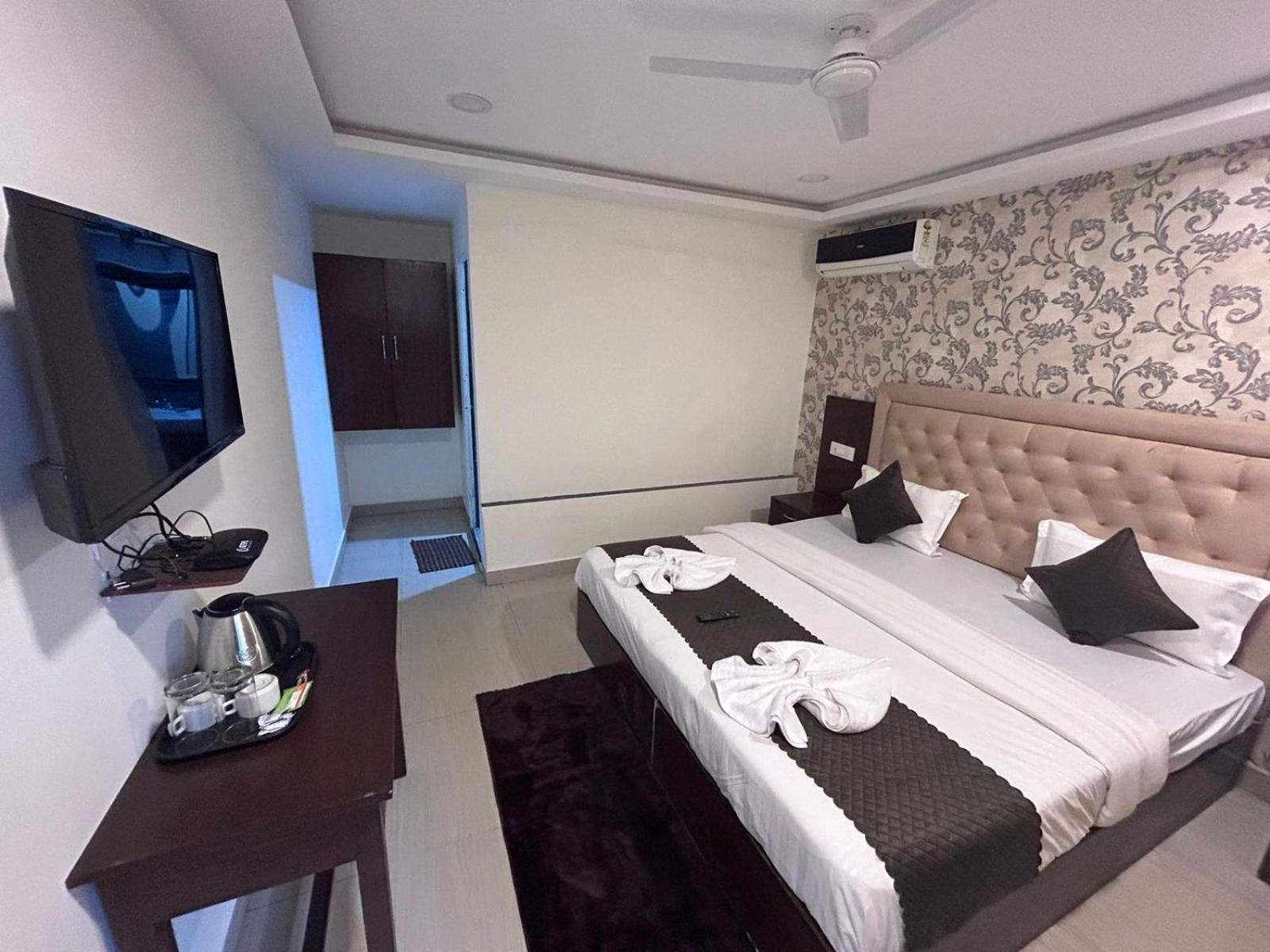 Arabian Sea Beach Resort Morjim Esterno foto