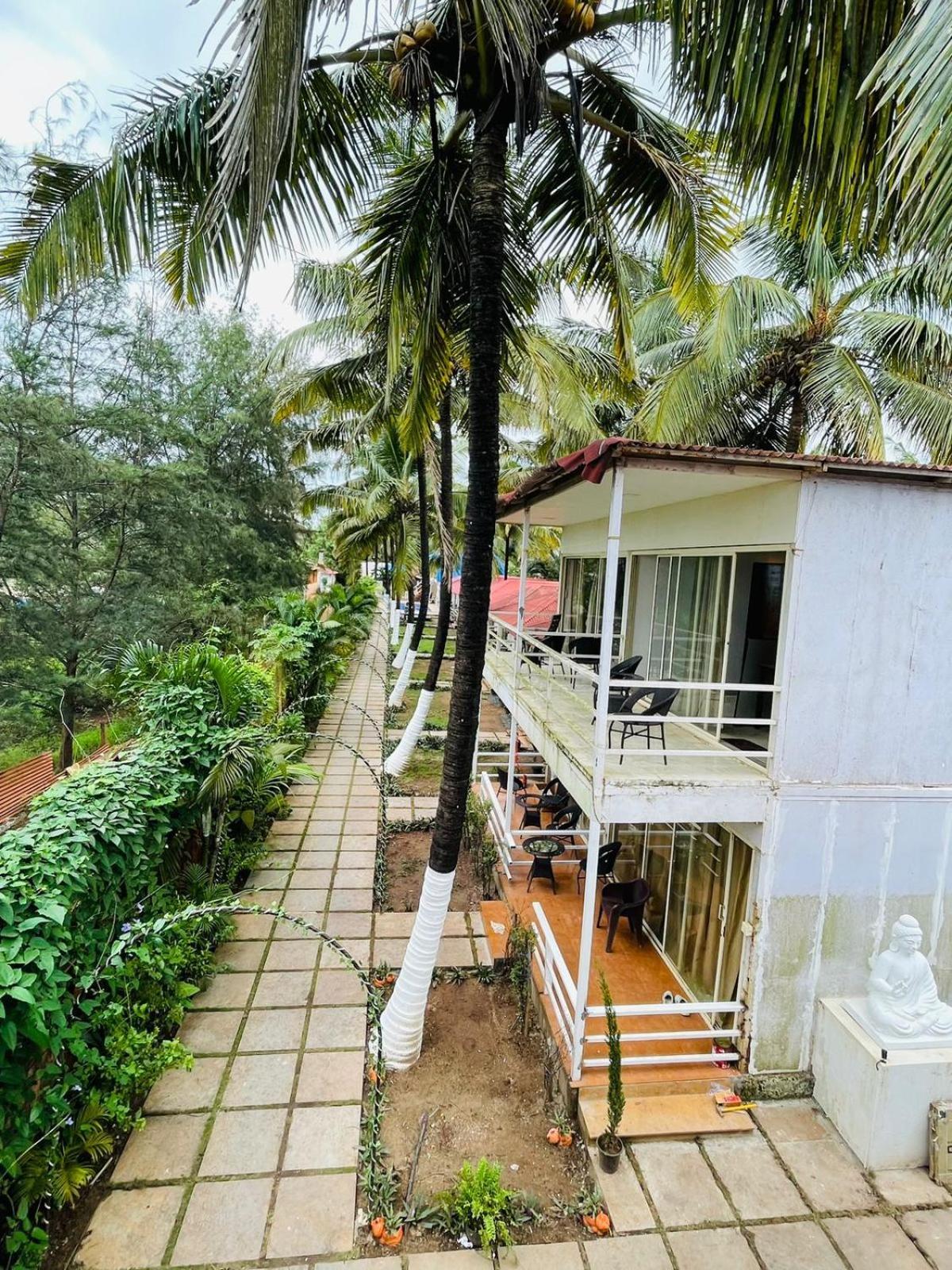 Arabian Sea Beach Resort Morjim Esterno foto