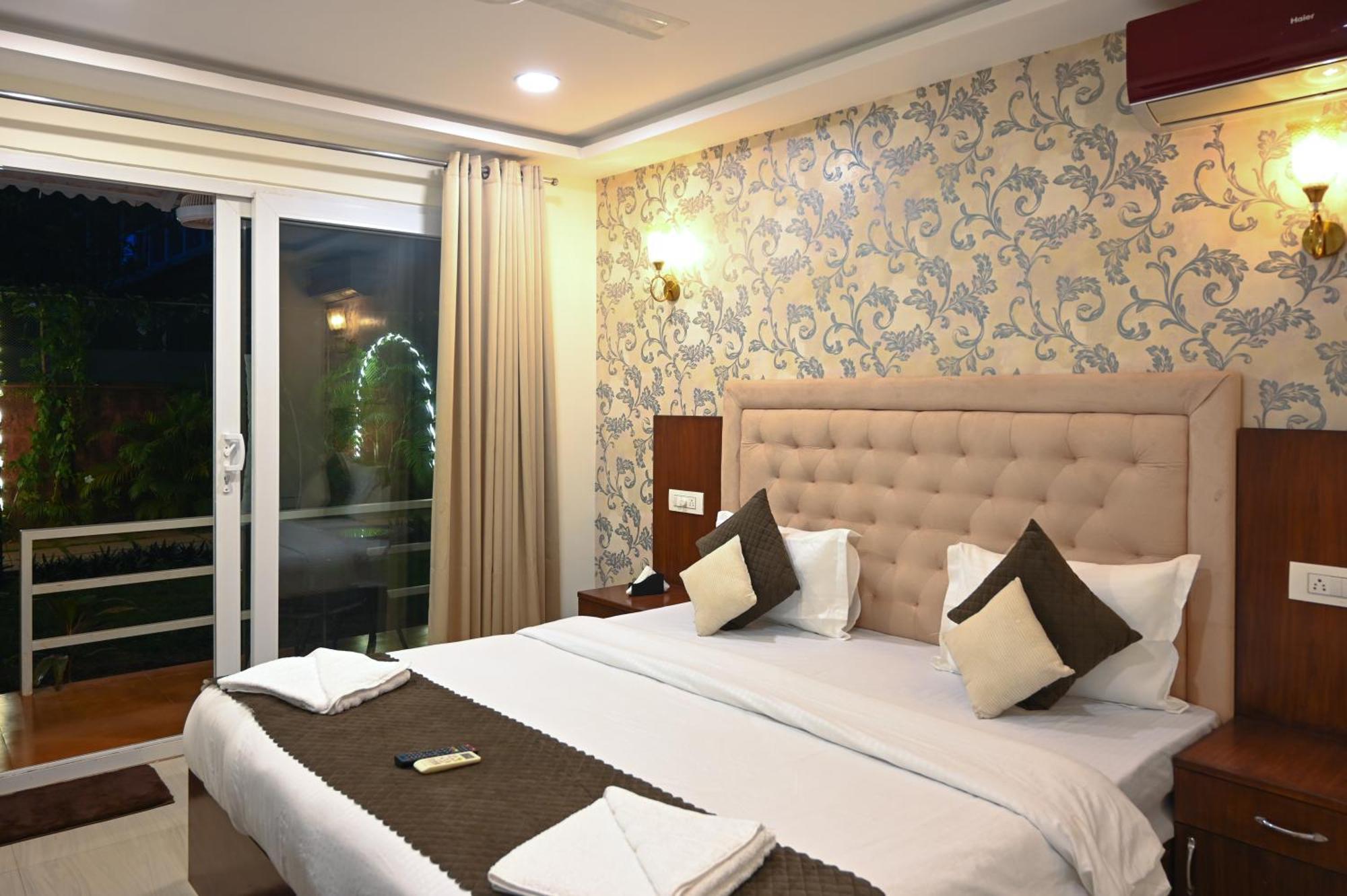 Arabian Sea Beach Resort Morjim Esterno foto