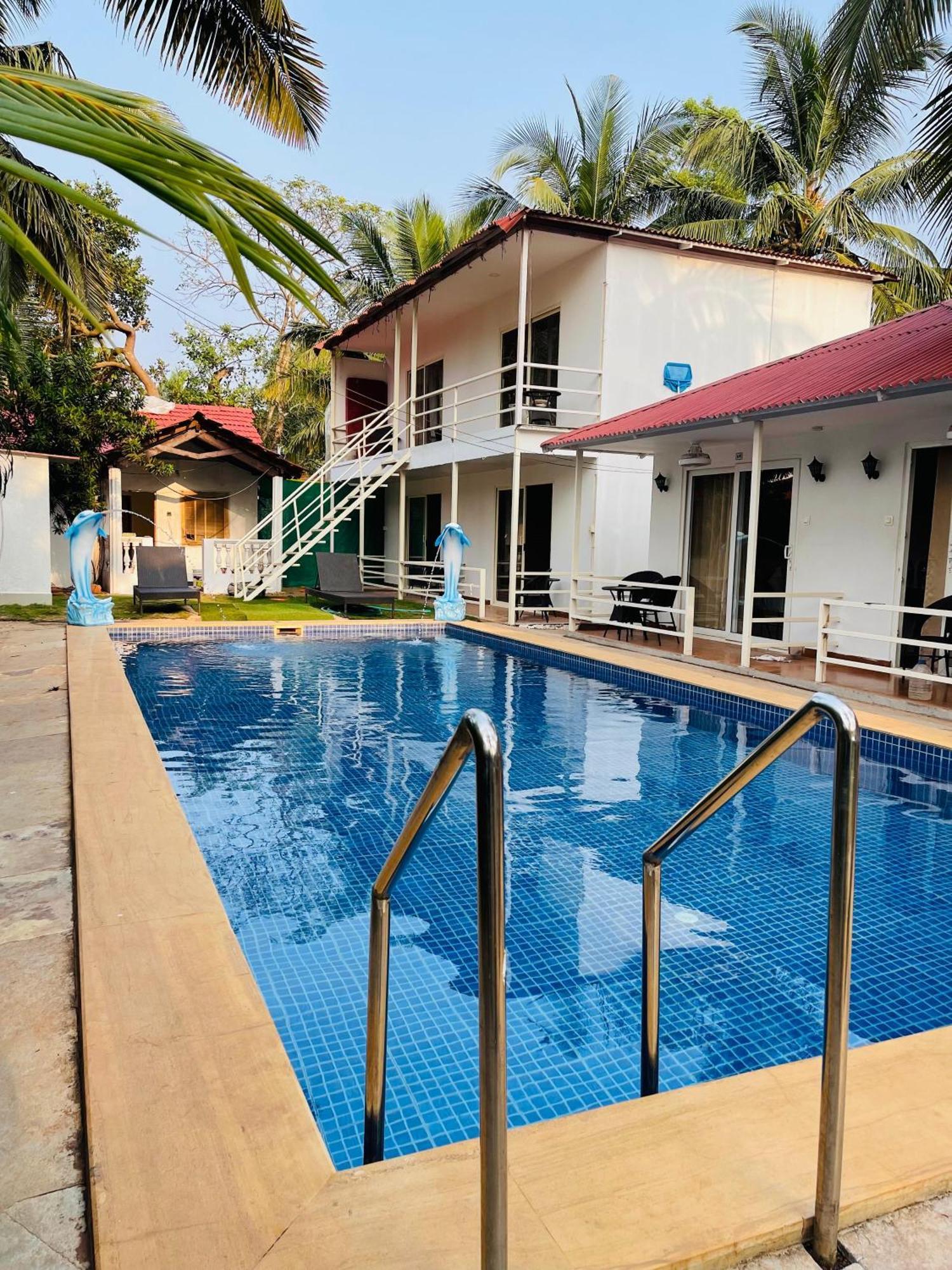 Arabian Sea Beach Resort Morjim Esterno foto